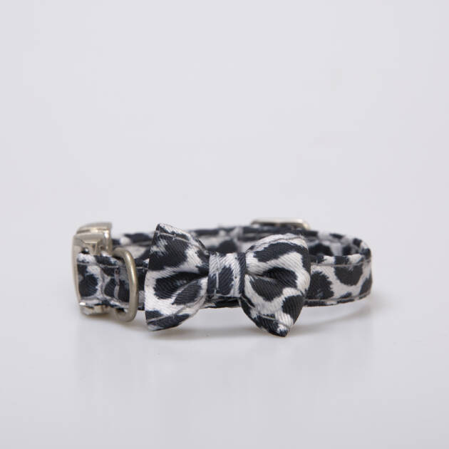 COLLAR PARA PERRO MANCHAS BLANCO Y NEGRO